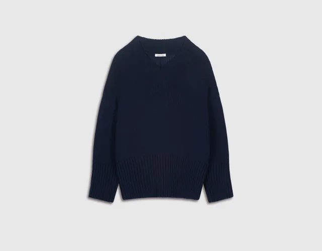 Packshot piqué : pull col rond bleu marine