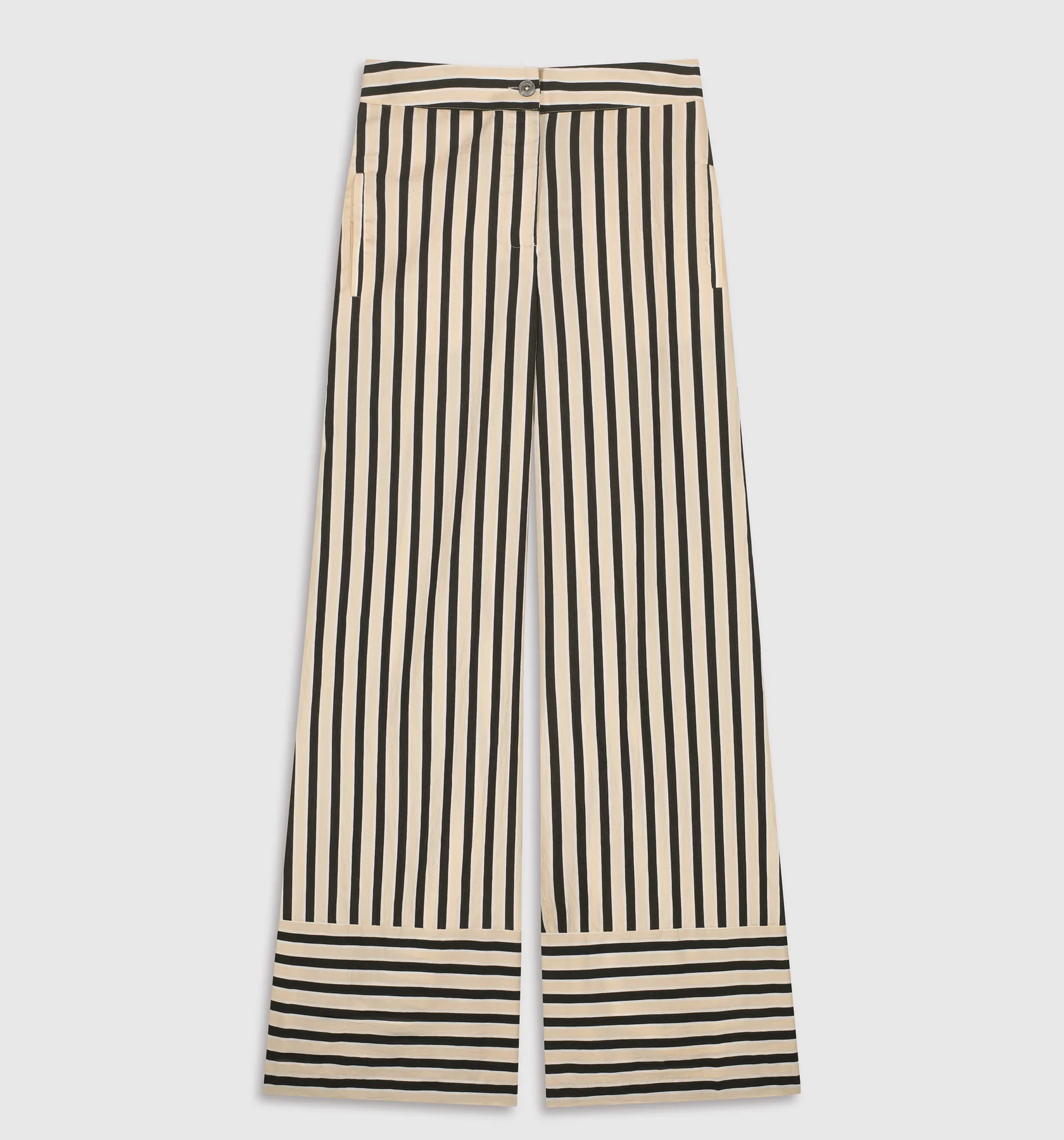 Packshot piqué : pantalon large rayé noir et écru